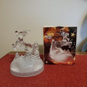 Cristal d'Arques France. Plays "Rudolph the Red Nosed Reindeer".